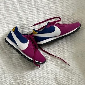 W NIKE PRE-LOVE O.X.